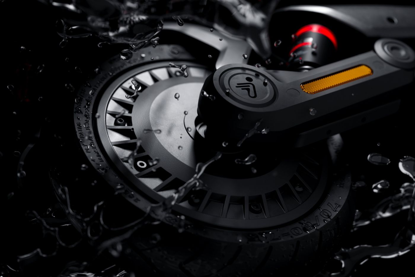 🚀 Segway Max G3 E-Scooter ⚡ | 80 km Range 🚀 2000 W Power Motor 💪 11″ Self-Sealing Tires 🛞 Smart TFT Display 📱