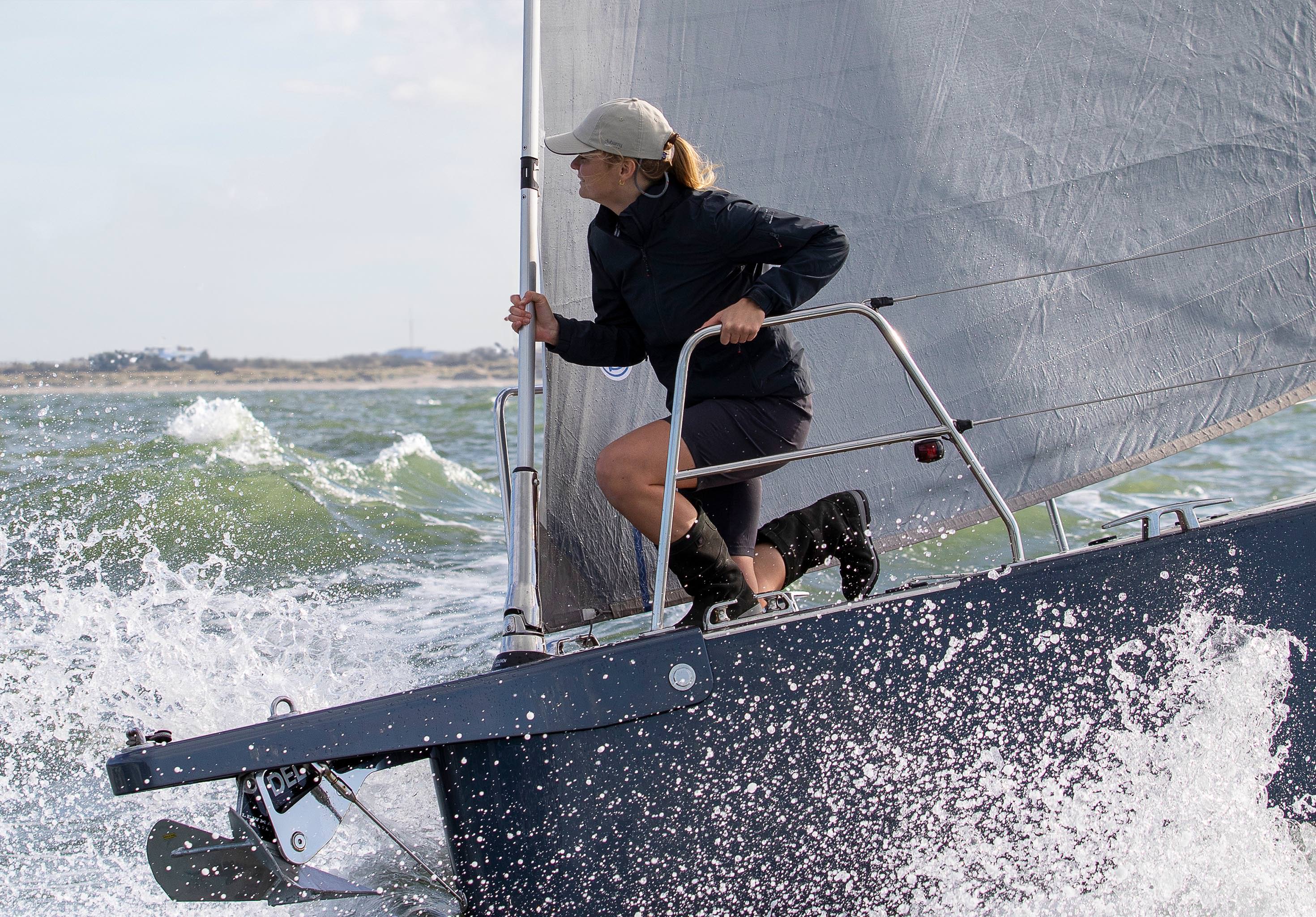 Minorca Womens Crew Shorts - Graphite