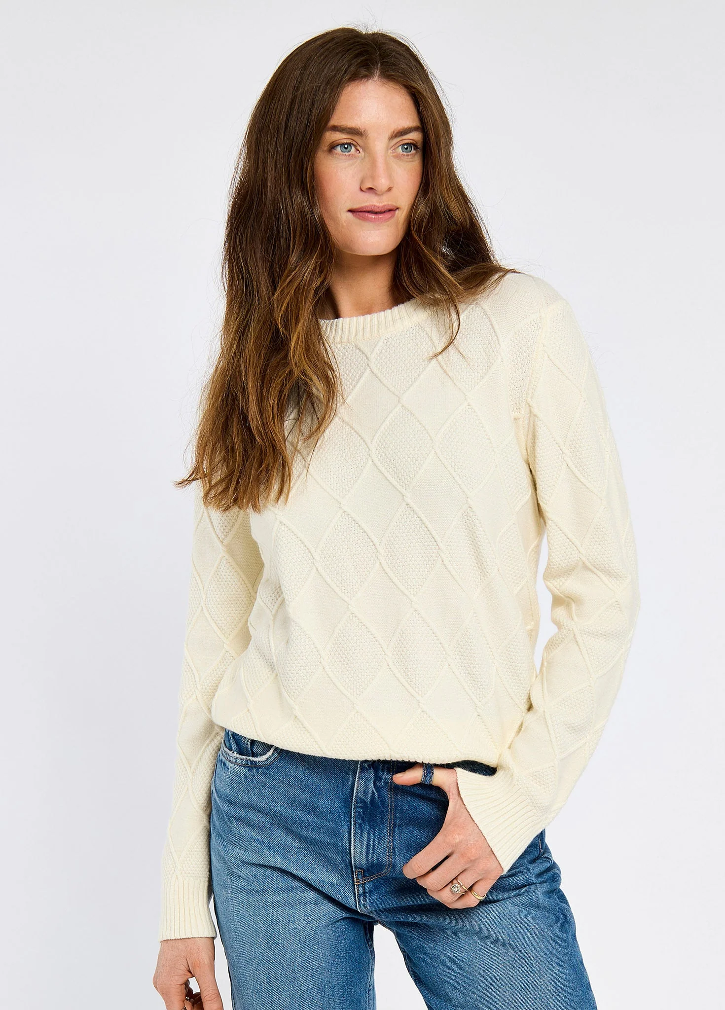 Banteer Ladies' cable knit crew neck - Oyster