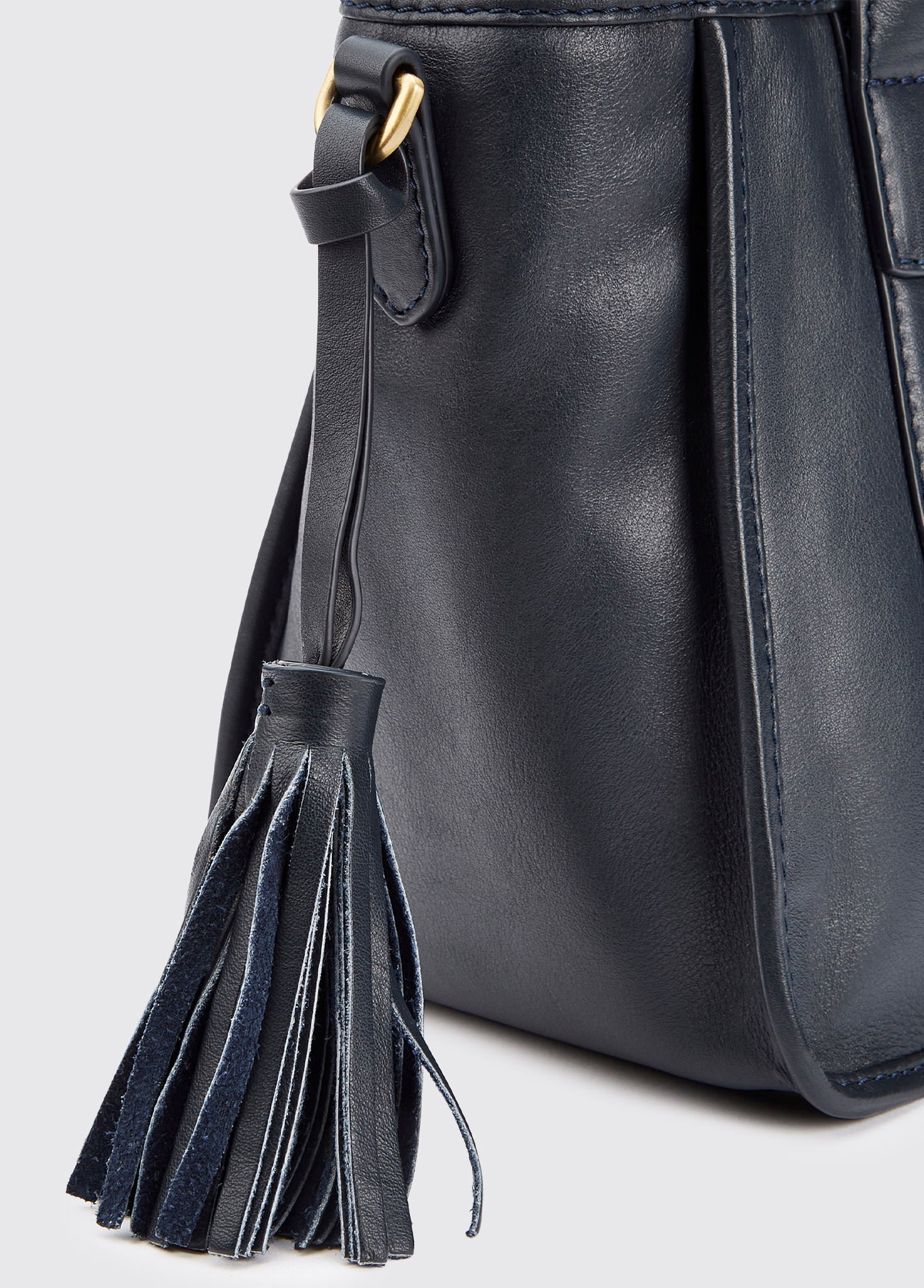 Ramelton Medium size leather handbag - Navy