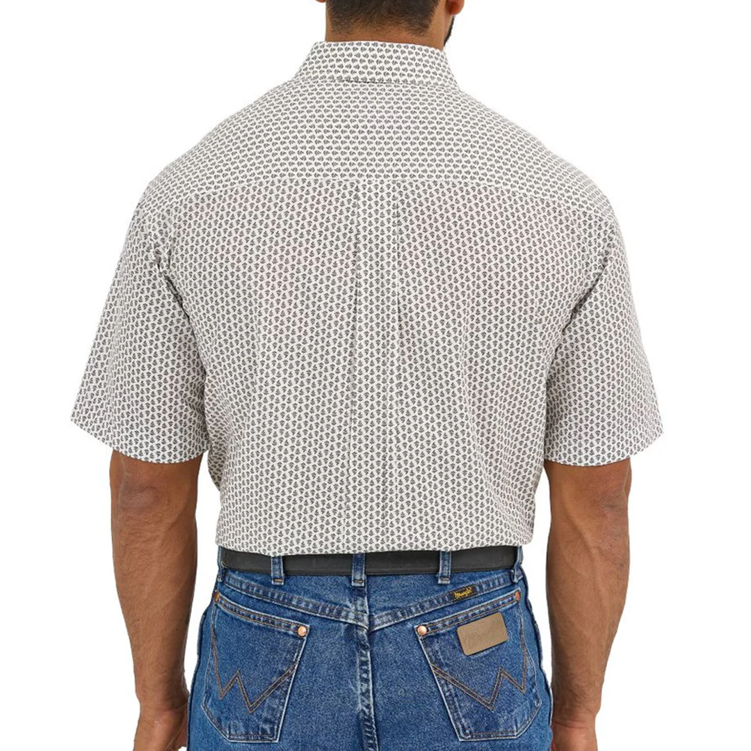 Wrangler Men's Classic Fit Geometric Print Short Sleeve Button Shirt