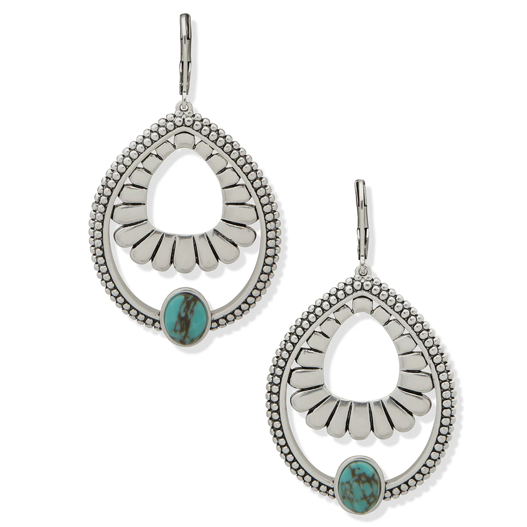 Lainey Wilson Stone Drop Earrings