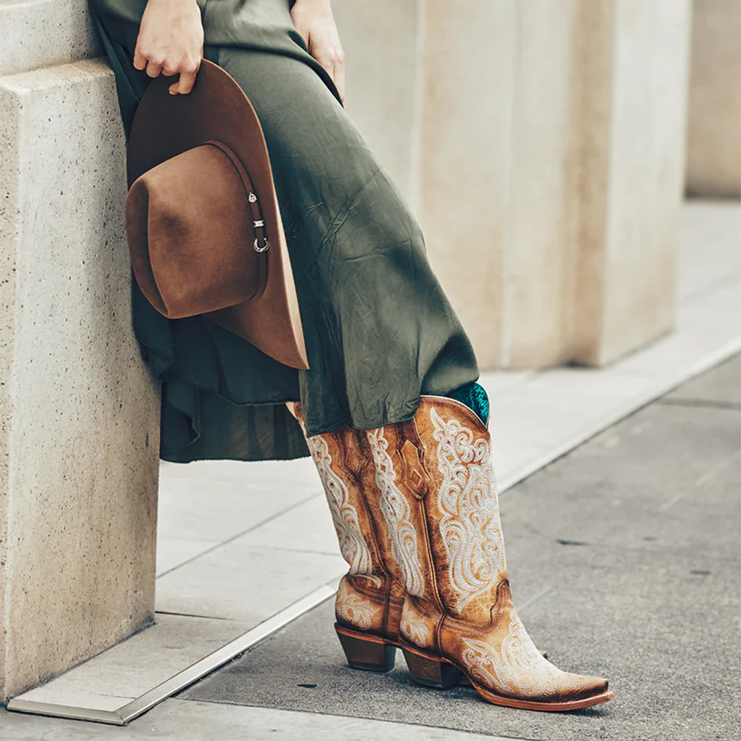 Corral Women's Luminescent Embroidery Crackled Straw Cowboy Boots