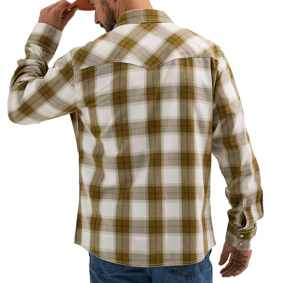 Wrangler Men's Retro Premium Plaid Long Sleeve Snap Shirt