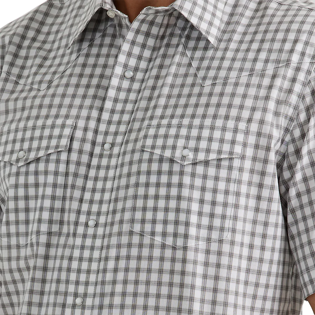 Wrangler Men's Wrinkle Resist Short Sleeve Western Snap Plaid In Rock Grey Window