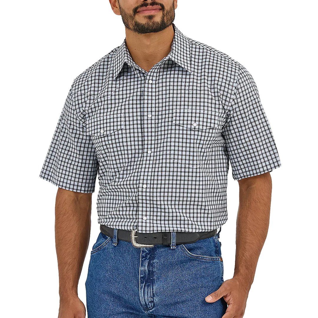 Wrangler Men's Wrinkle Resist Plaid Short Sleeve Snap Shirt