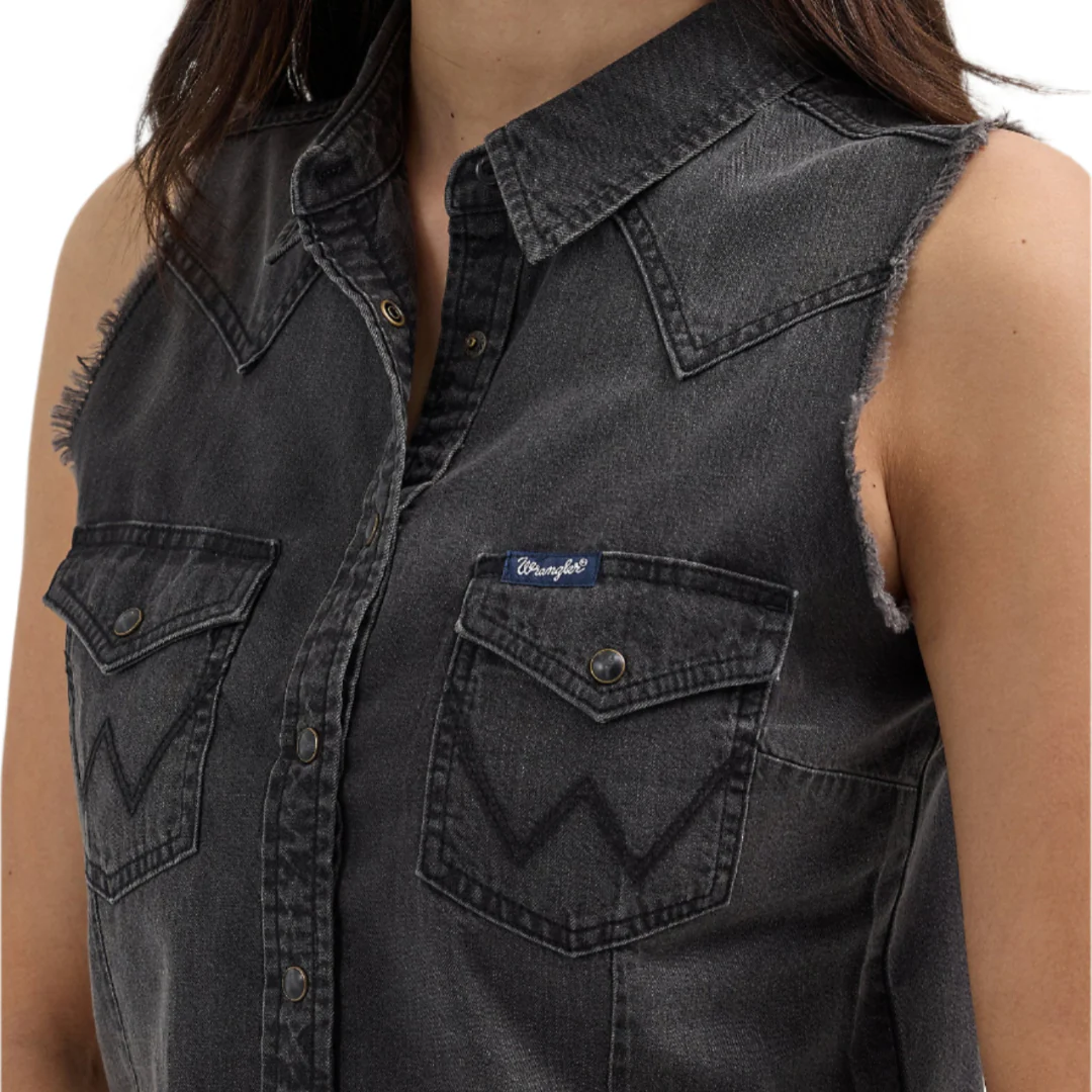 Wrangler Women's Frayed Denim Crop Western Snap Tank