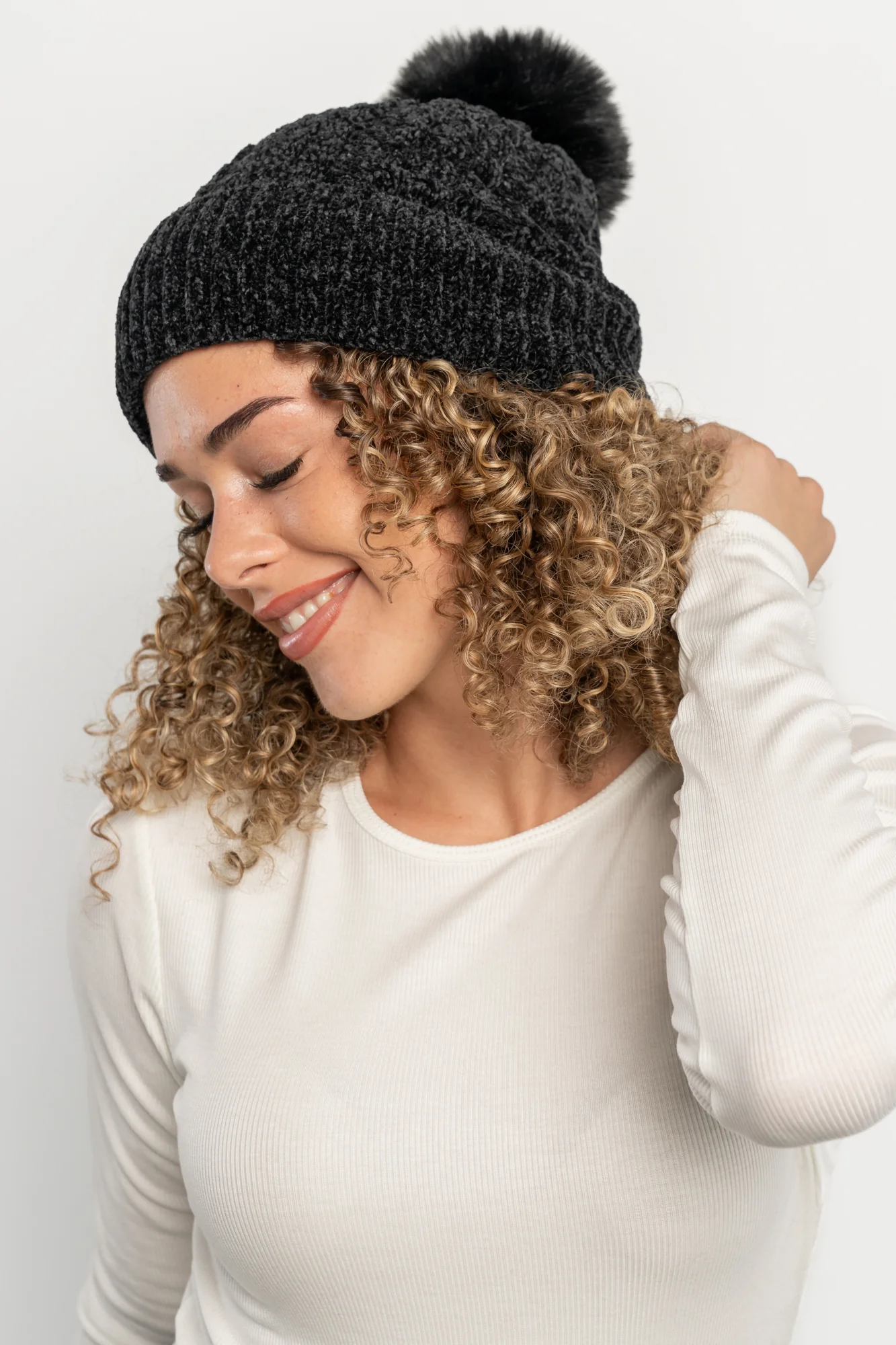 Malery Velvet Cable Knit Beanie | Black