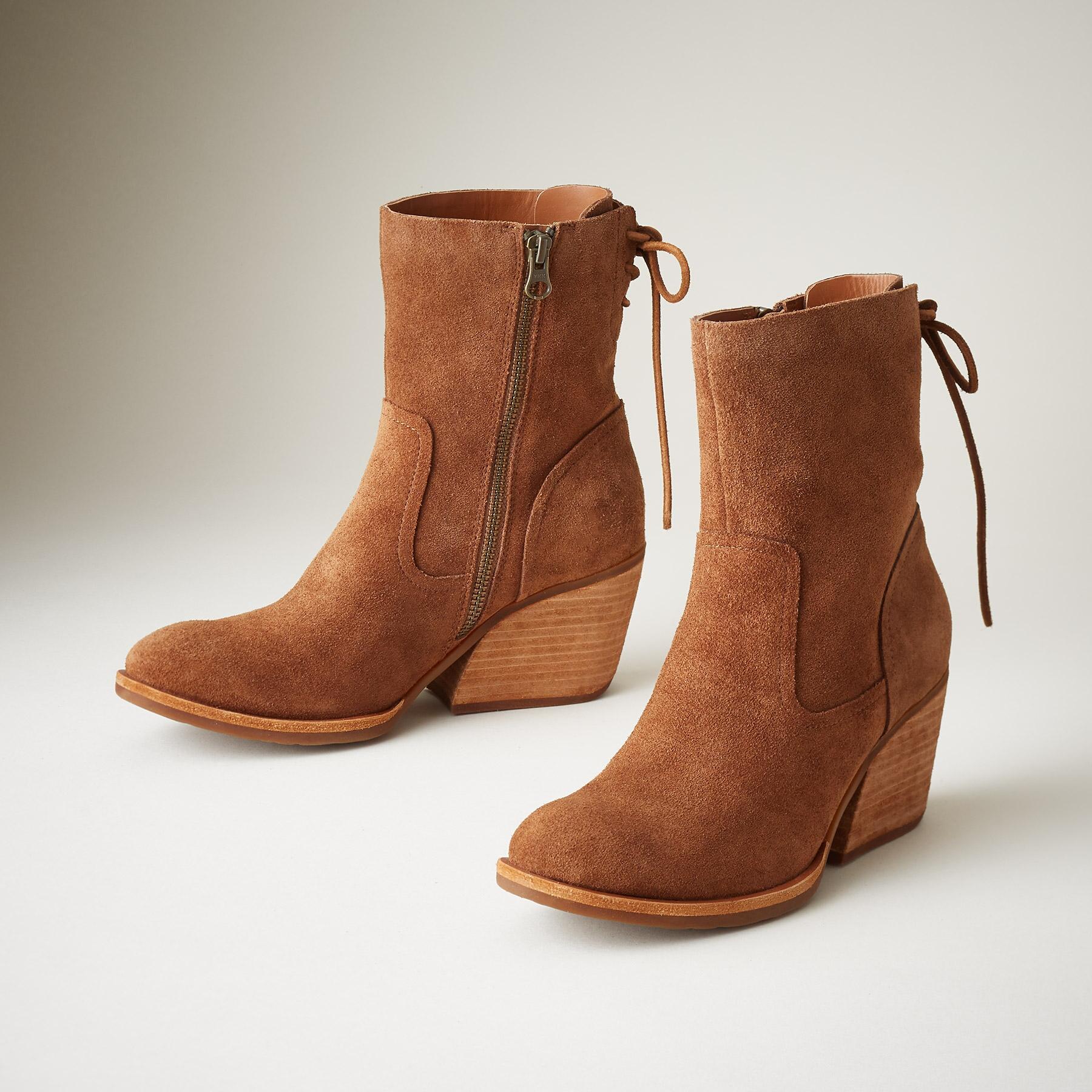 Cherna Boots