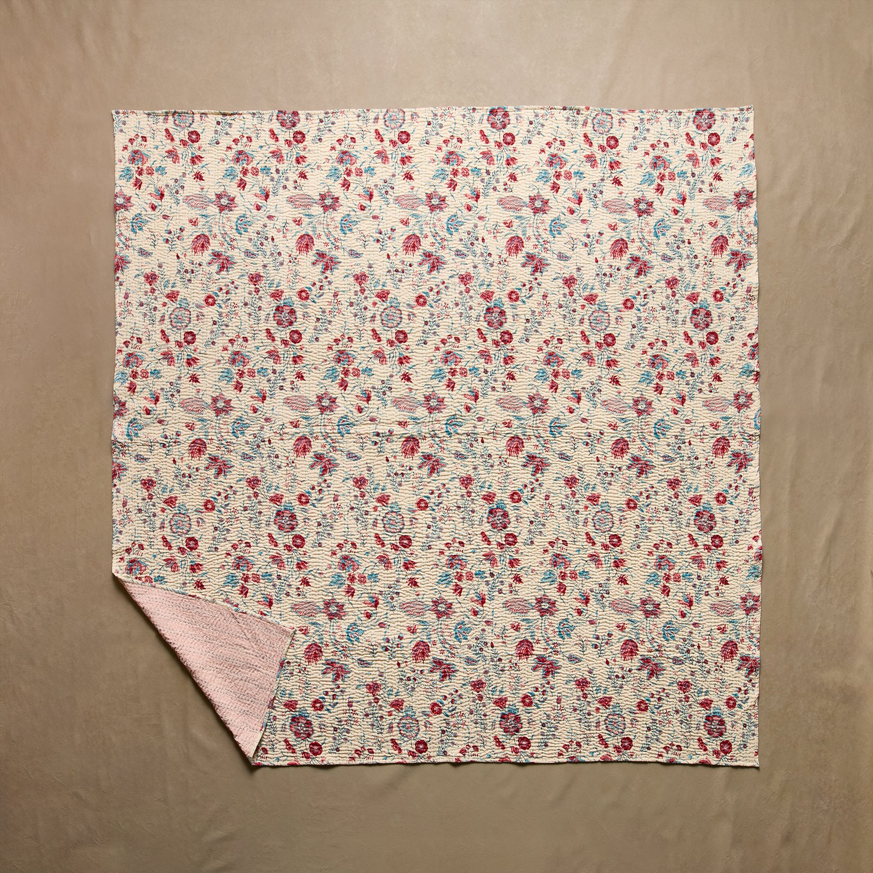 Bloom Eternal Lightweight Quilt