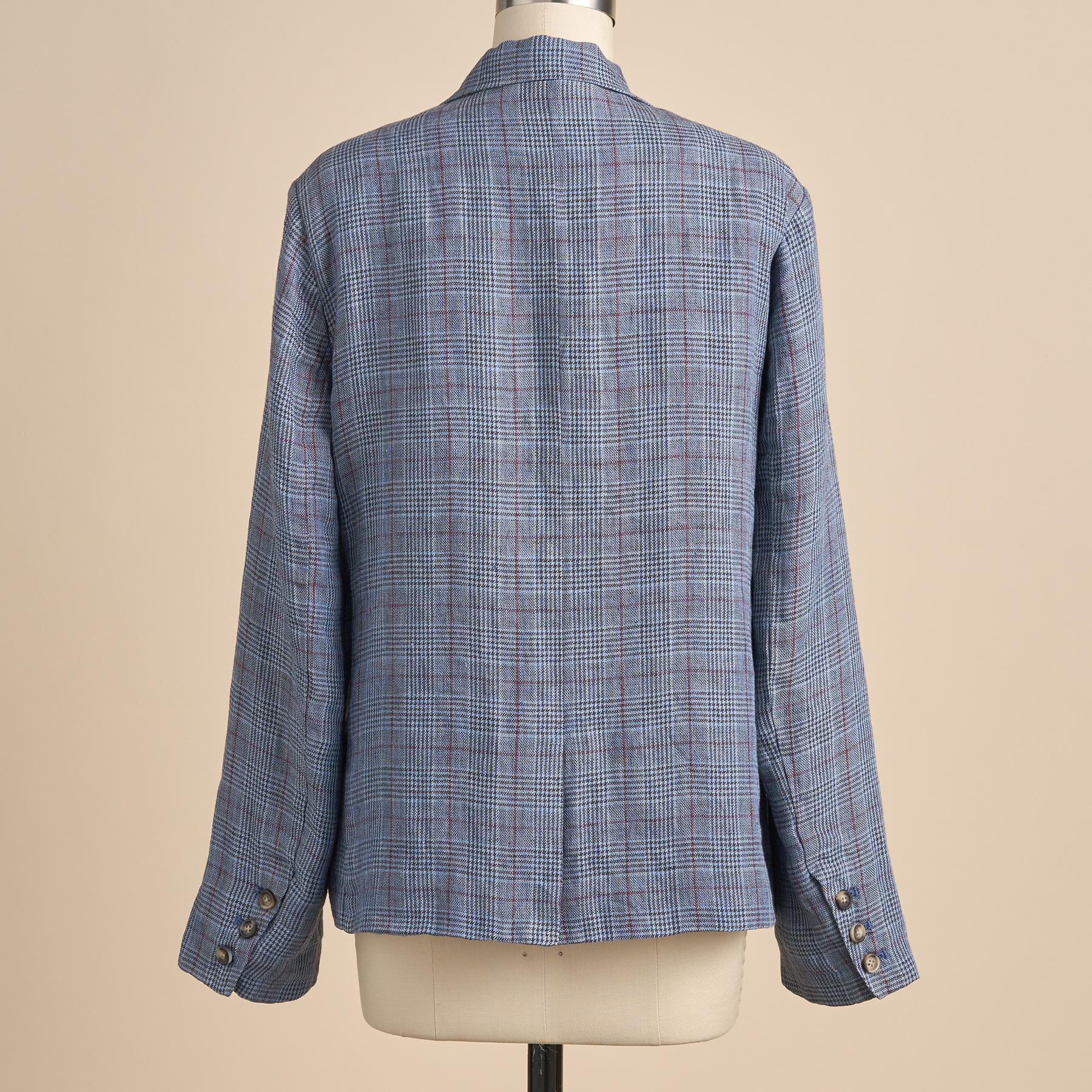 Eliot Blazer, Petite
