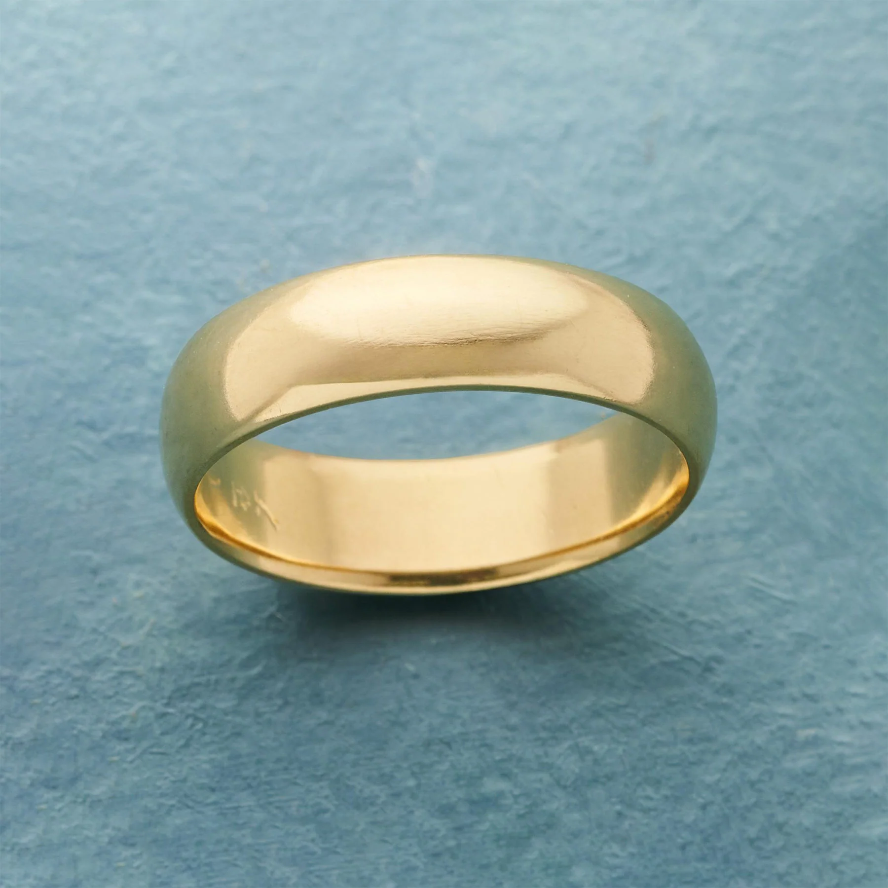 Quintessential Gold Band