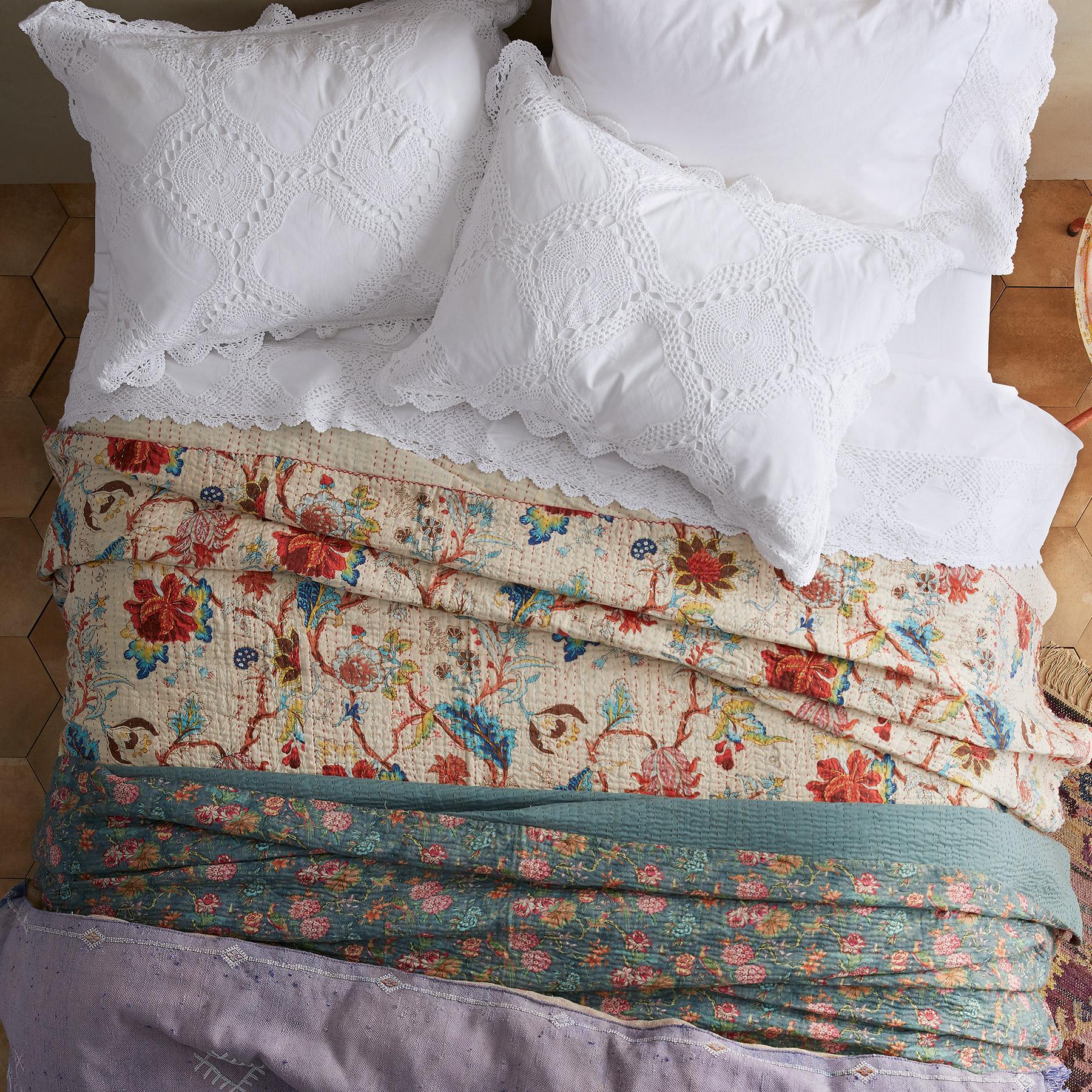 Theodora Lightweight Quilt