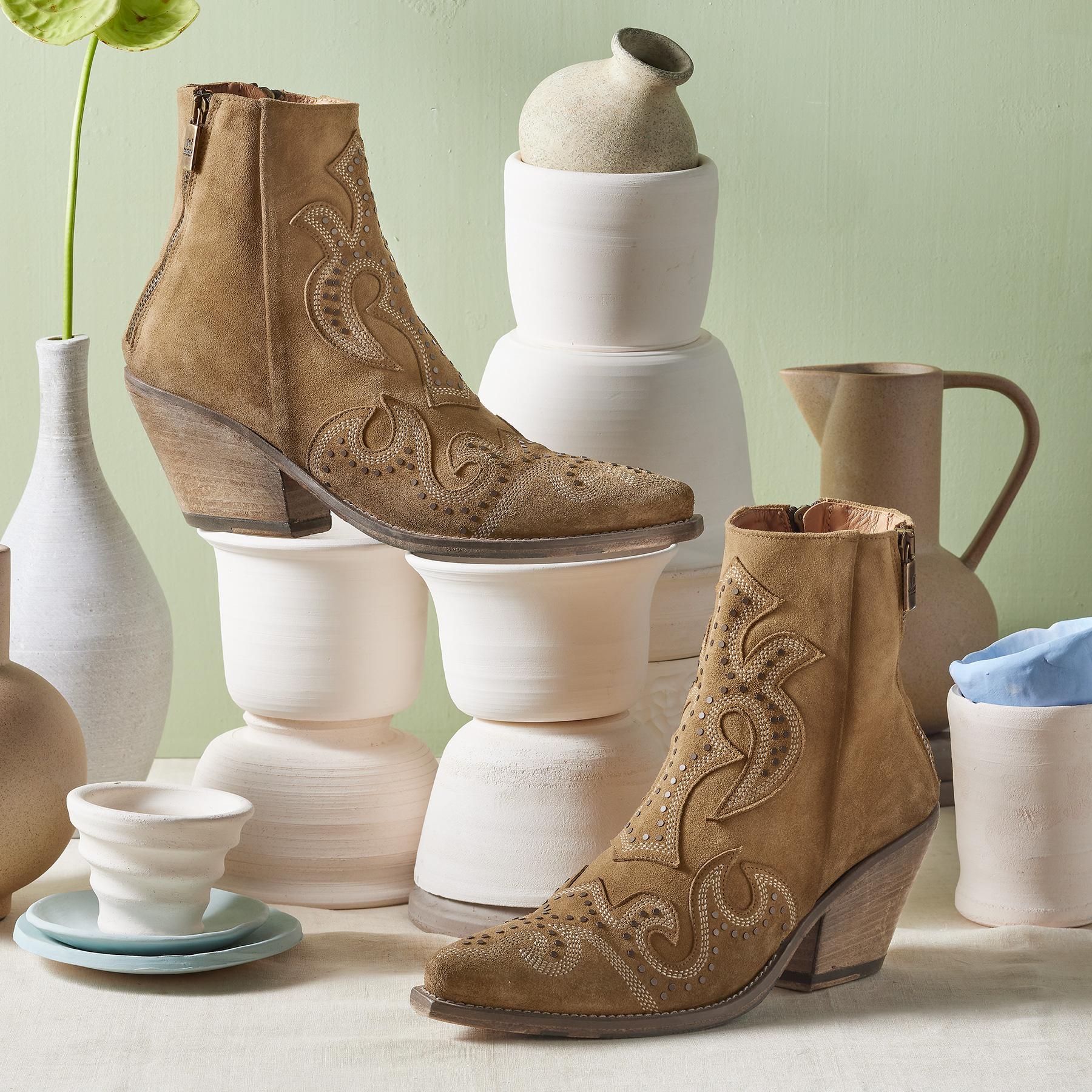 Espalier Boots