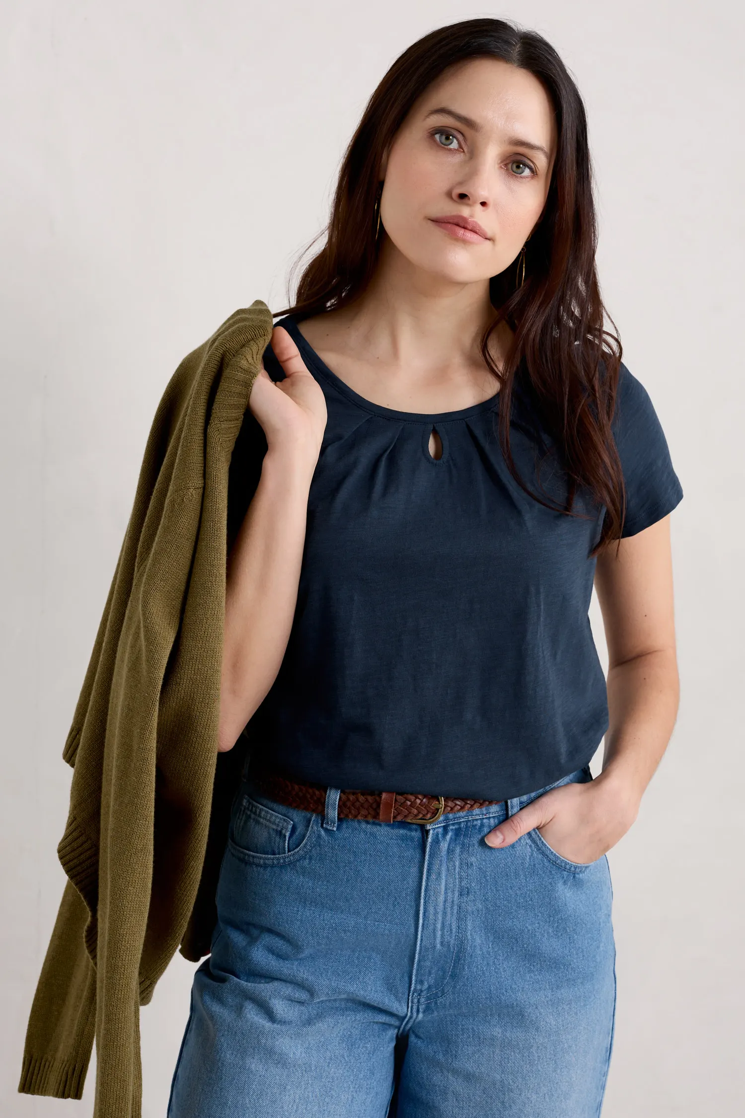 Appletree Keyhole Detail T-Shirt (GOTS)