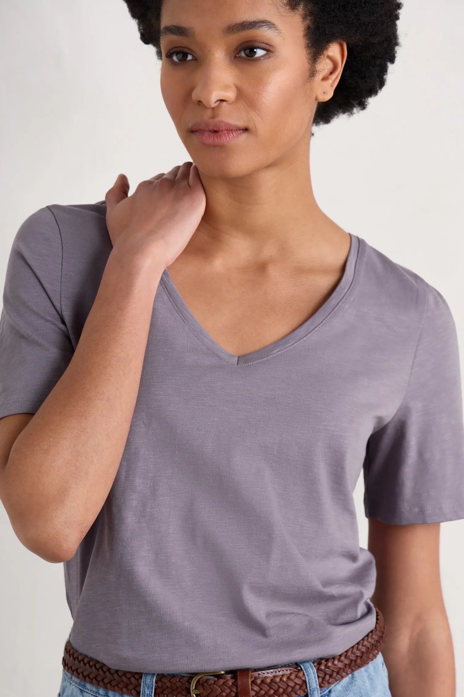 Burdock Organic Cotton V-Neck T-Shirt (GOTS)