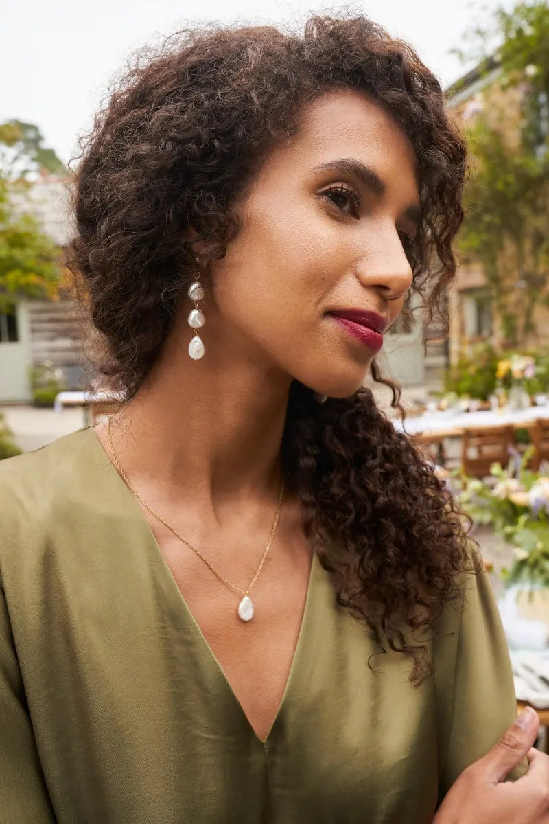 Valency Freshwater Pearl Pendant Necklace