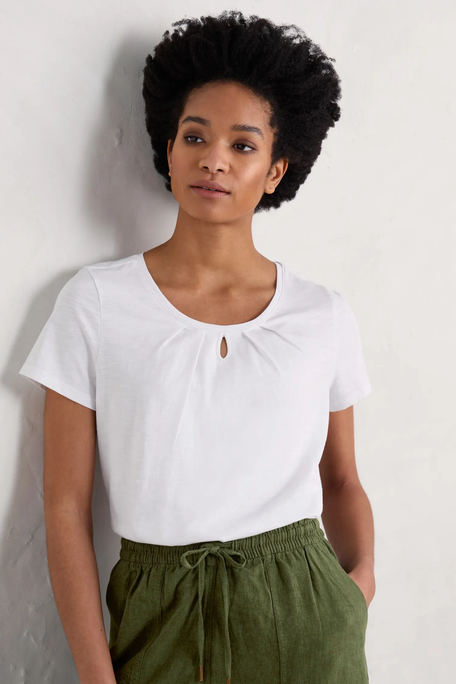 Appletree Keyhole Detail T-Shirt (GOTS)