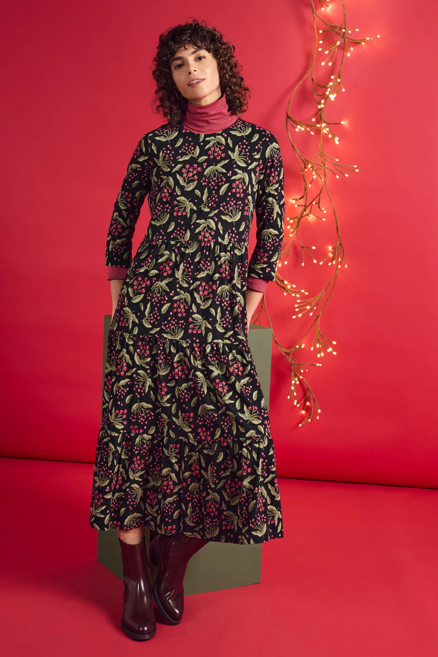 Line Strokes Tiered Jersey Dress (GOTS)