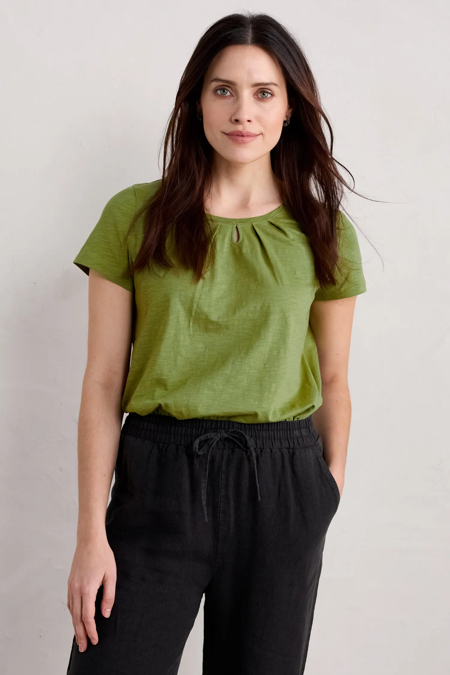 Appletree Keyhole Detail T-Shirt (GOTS)