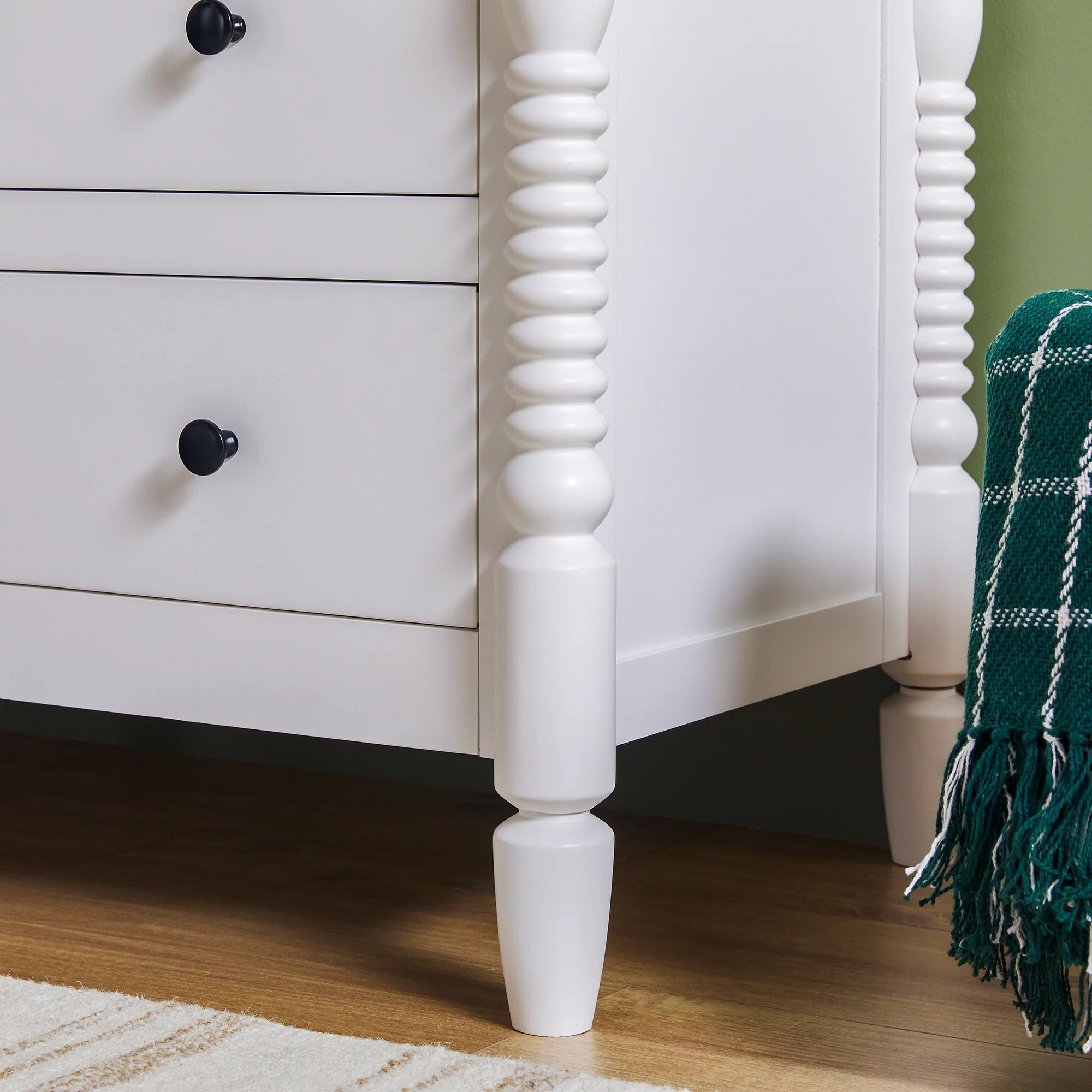 Traditional Vivienne 6-Drawer Easy Assembly Solid Wood Dresser