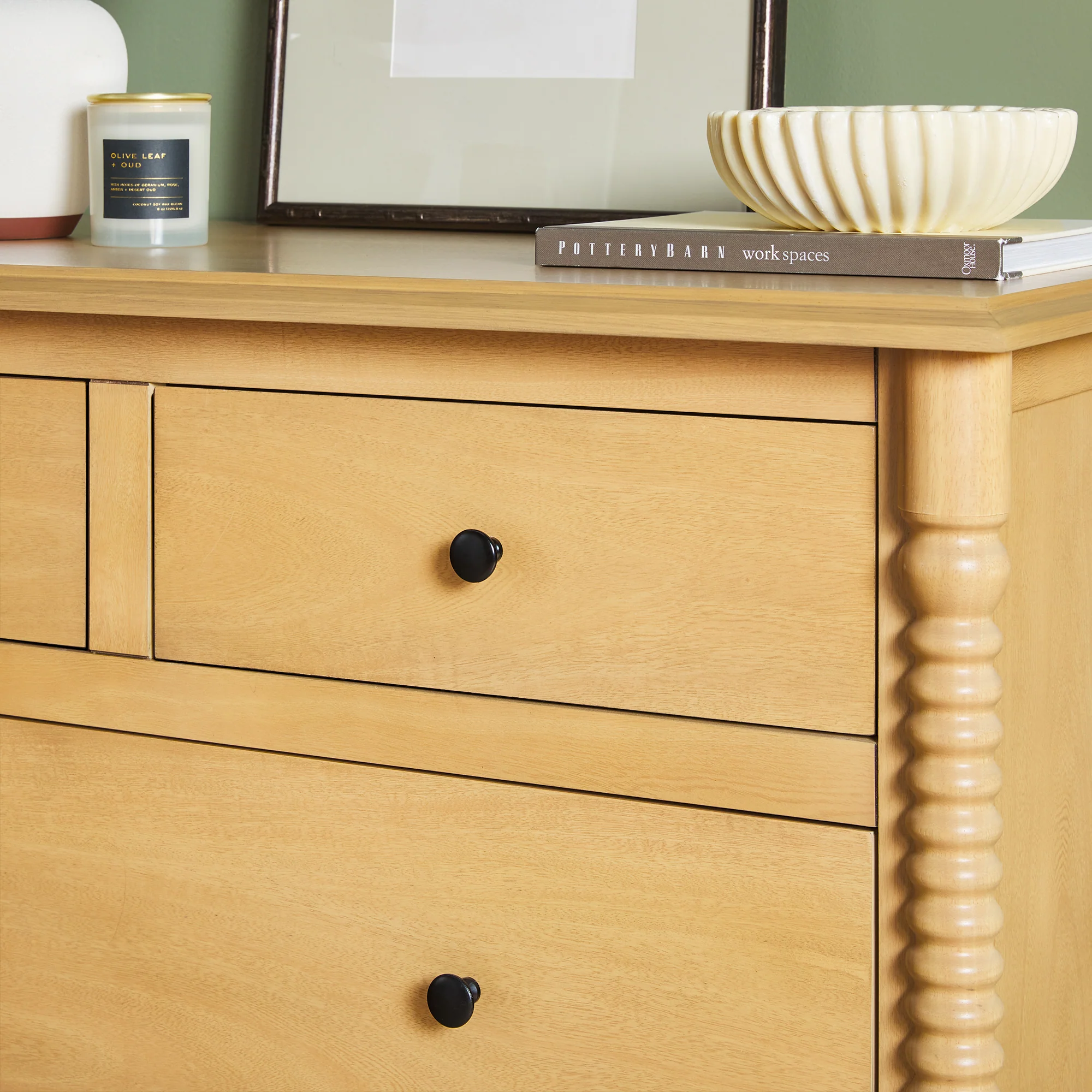 Traditional Vivienne 5-Drawer Easy Assembly Solid Wood Dresser