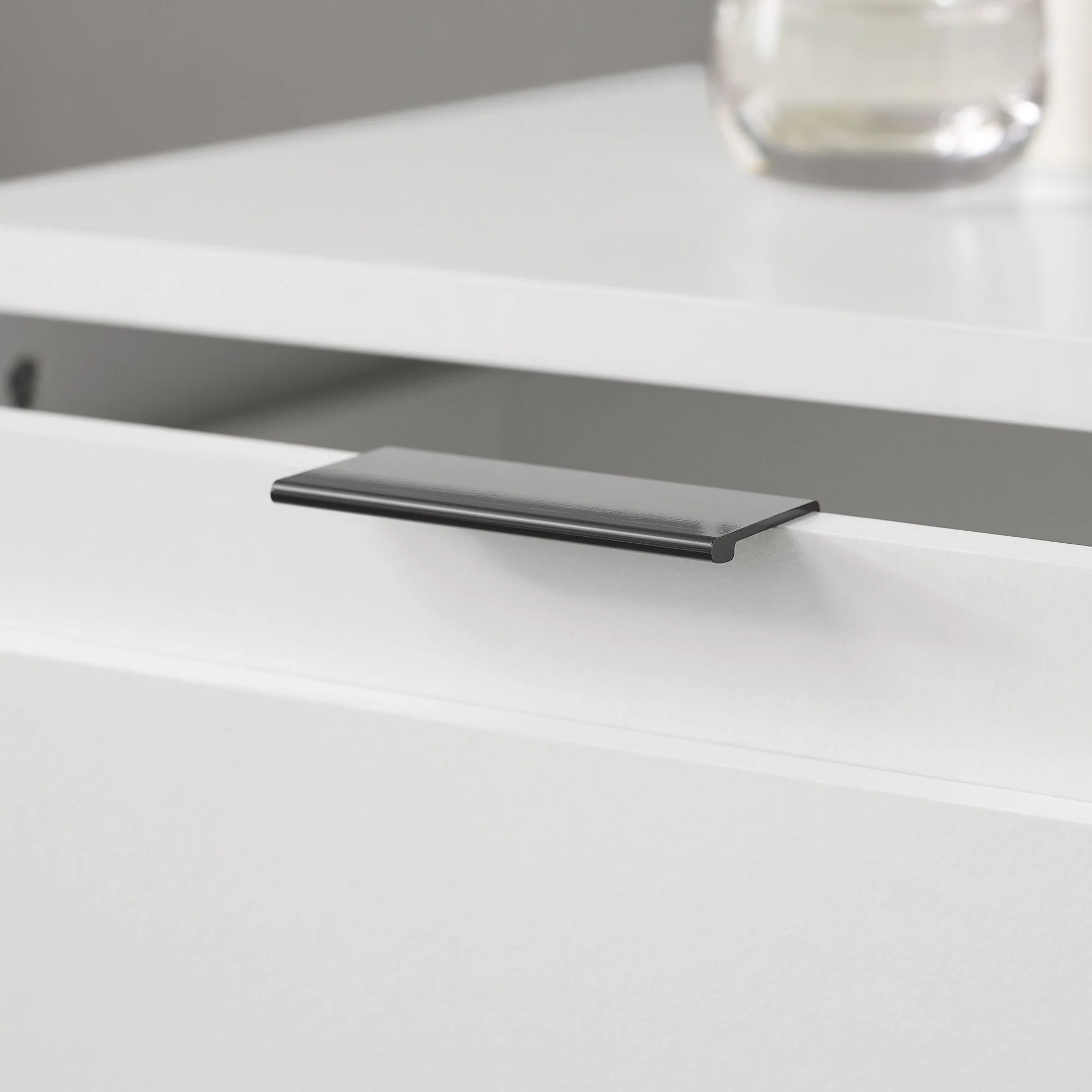 18 Contemporary 1-Drawer Nightstand