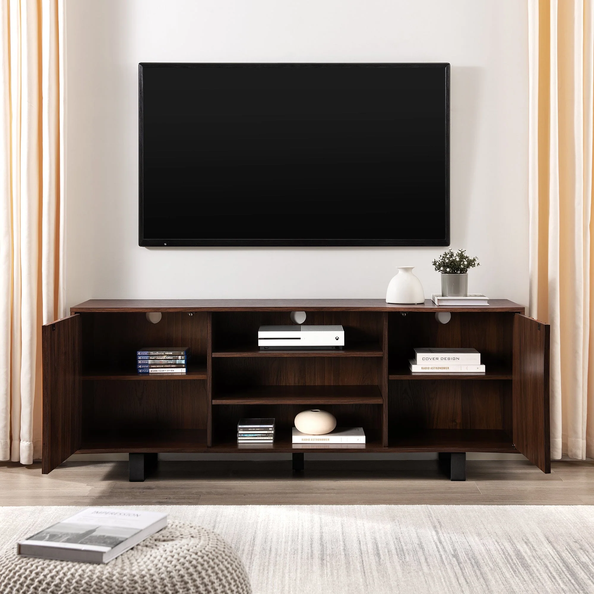 Girona 60 Modern TV Stand with Paneled Doors