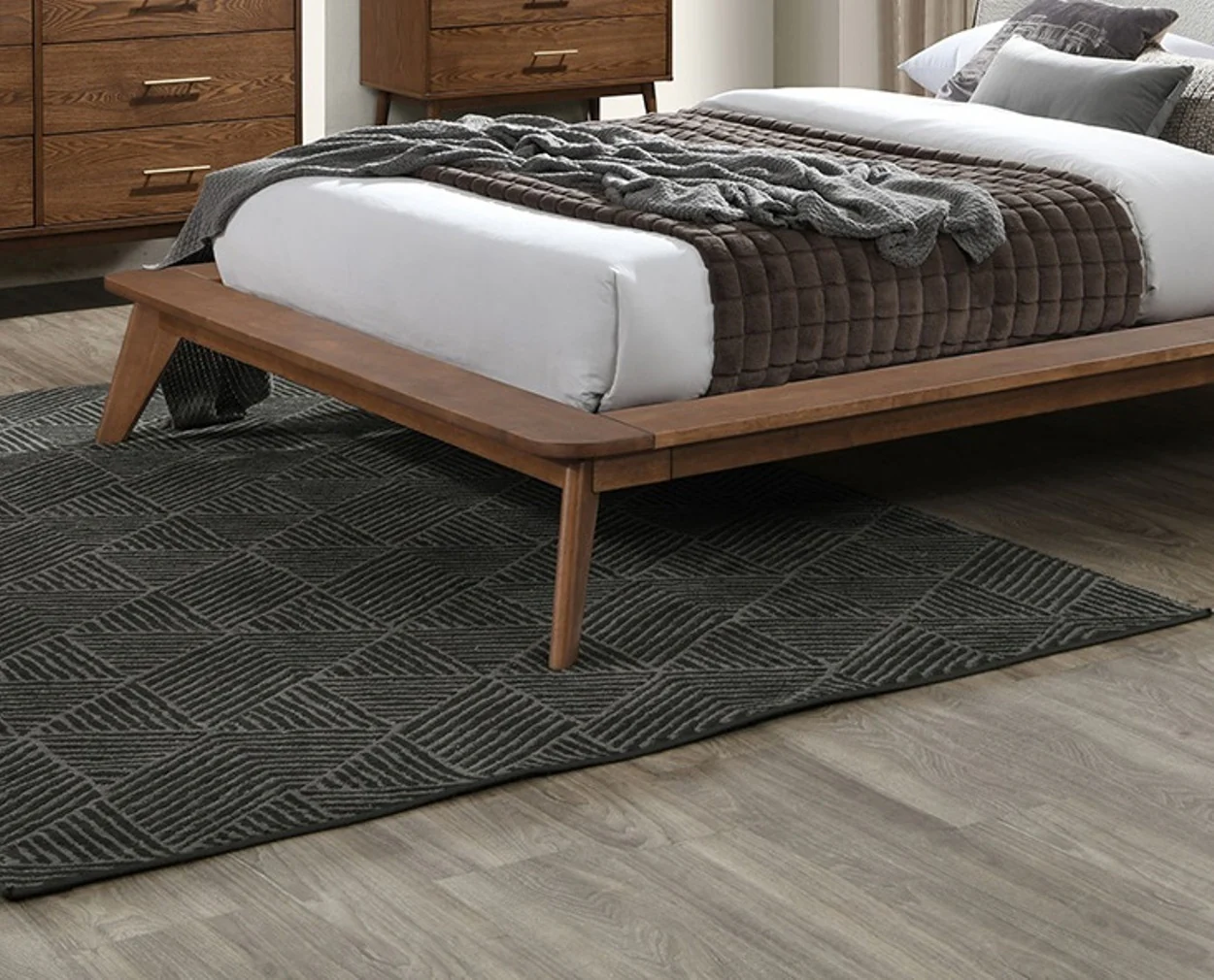 Walker Edison | Mid-Century Modern Winged Edge Headboard King Size Bedframe