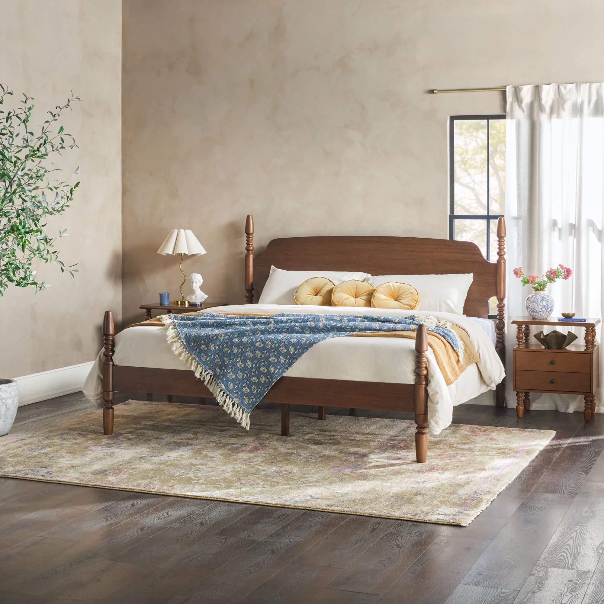 Traditional Vivienne Easy Assembly Solid Wood Bed