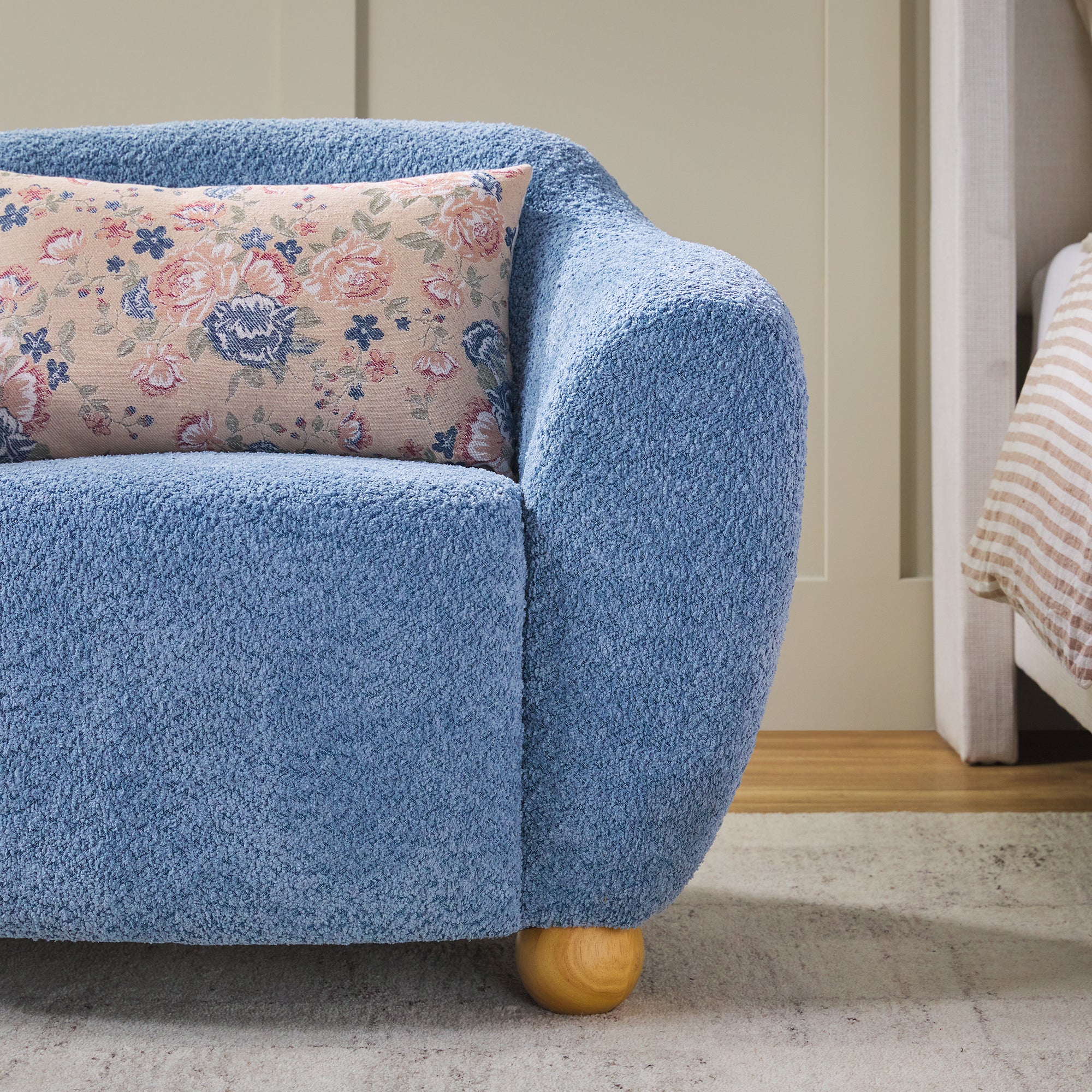 Linley Contemporary Boucle Easy Assembly Upholstered Small Accent Chair