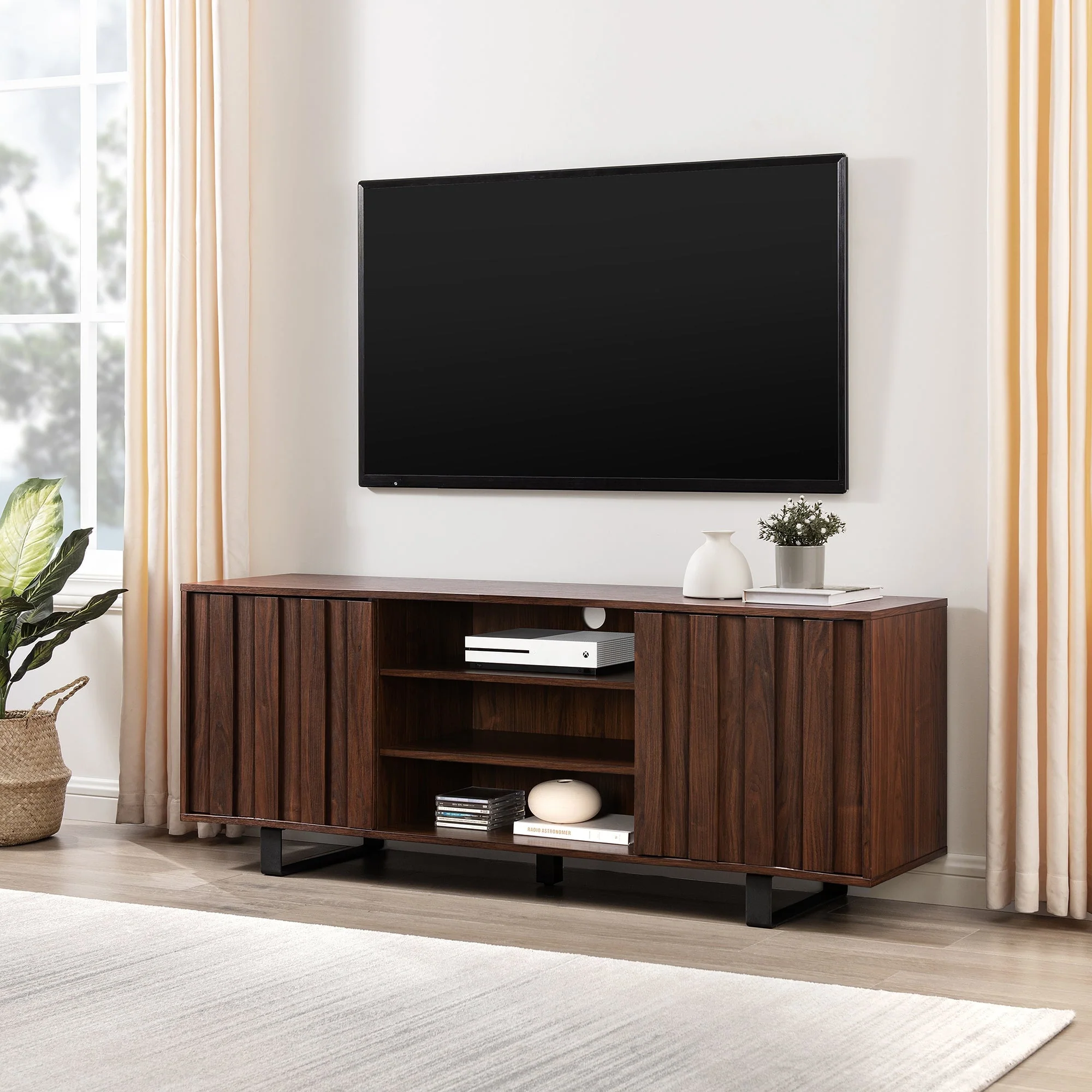 Girona 60 Modern TV Stand with Paneled Doors