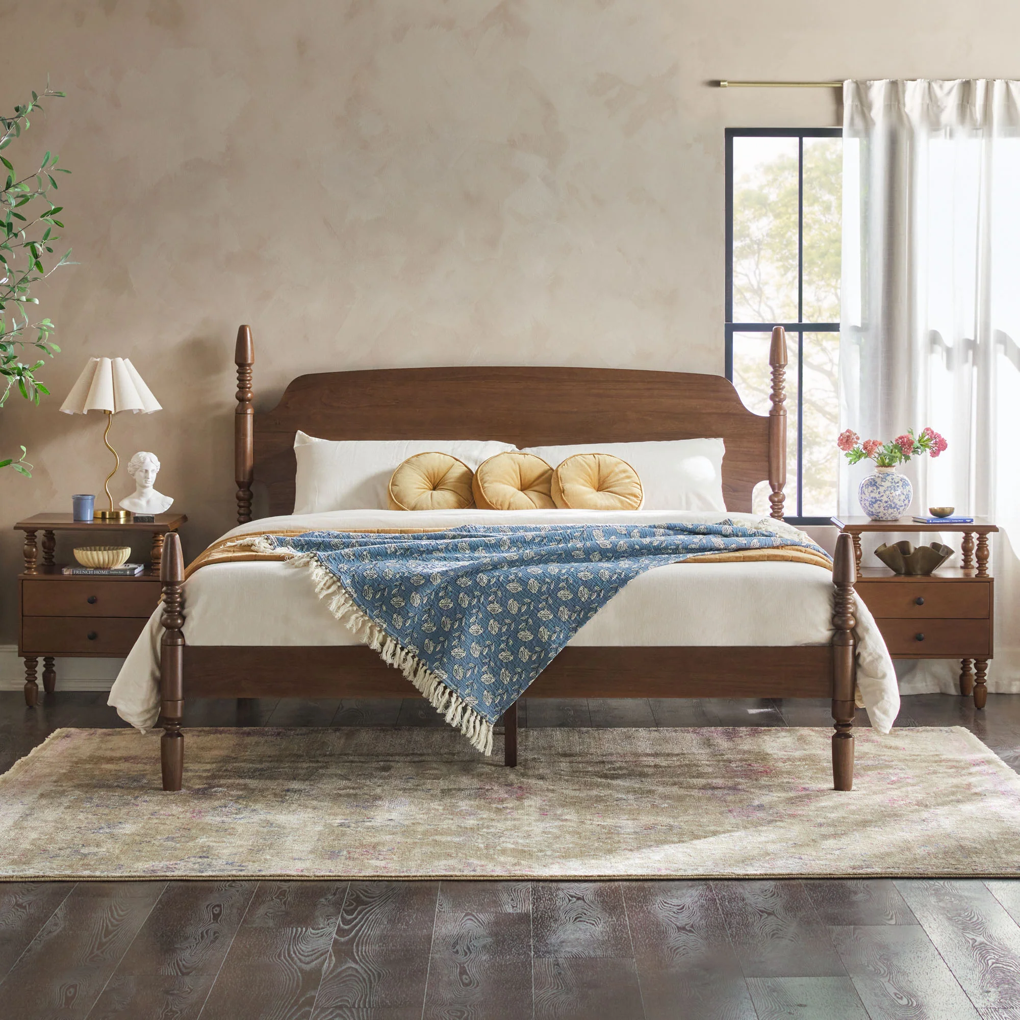 Traditional Vivienne Easy Assembly Solid Wood Bed