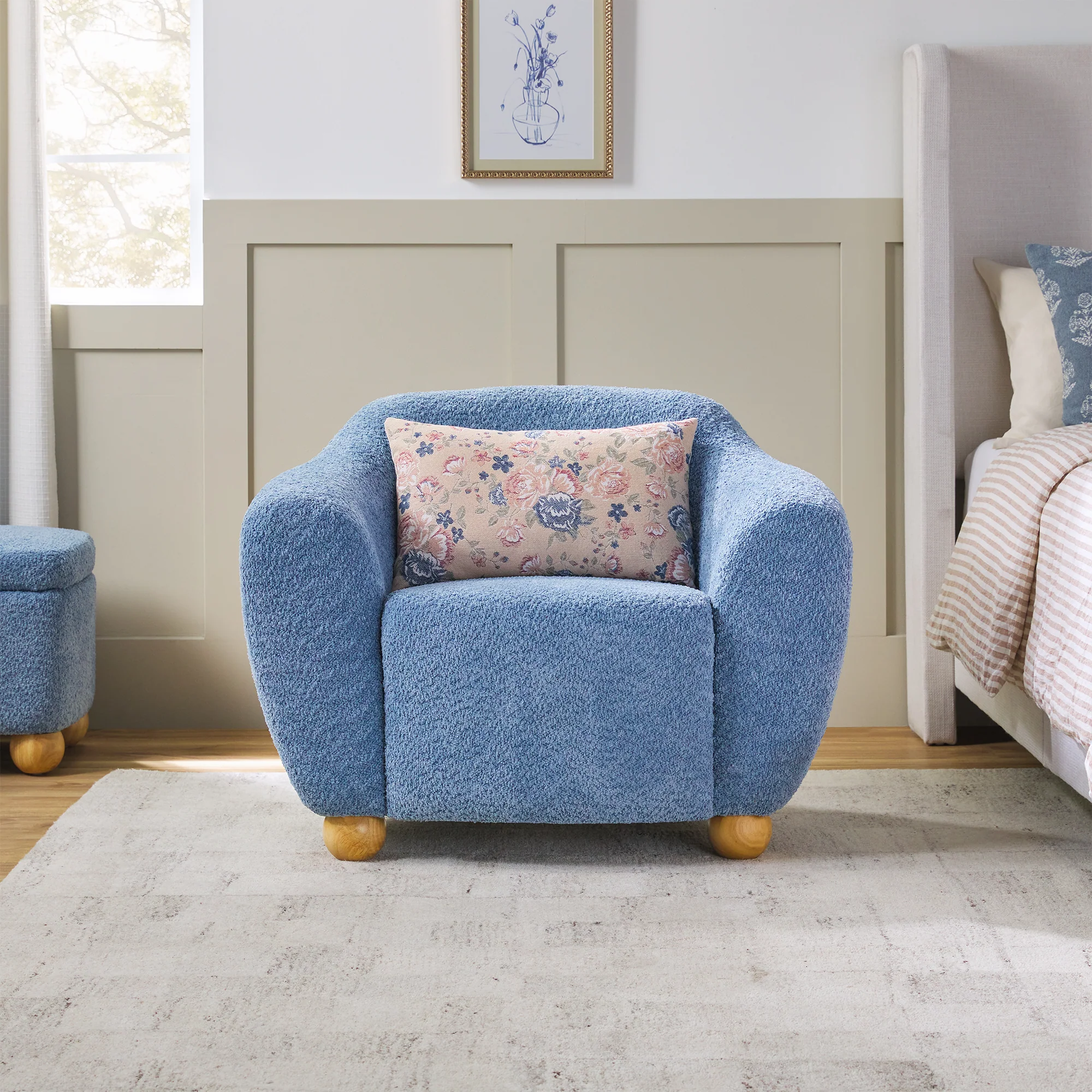 Linley Contemporary Boucle Easy Assembly Upholstered Small Accent Chair