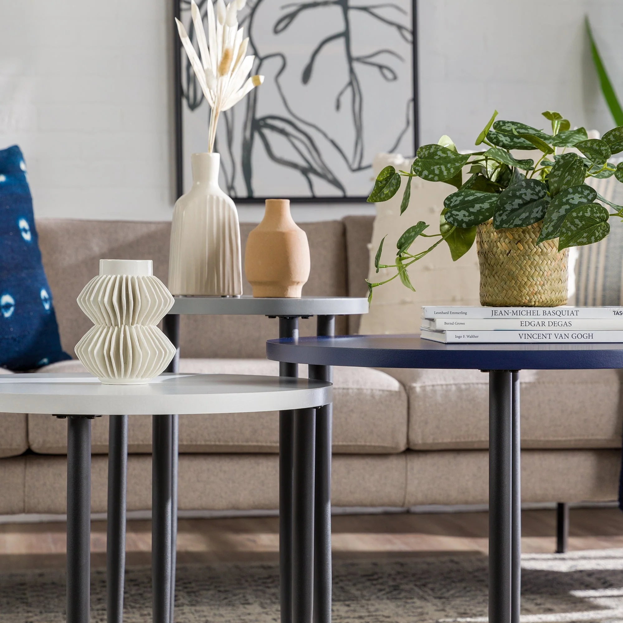 Modern Round Nesting Coffee Tables with Tapered Legs, Set of 3