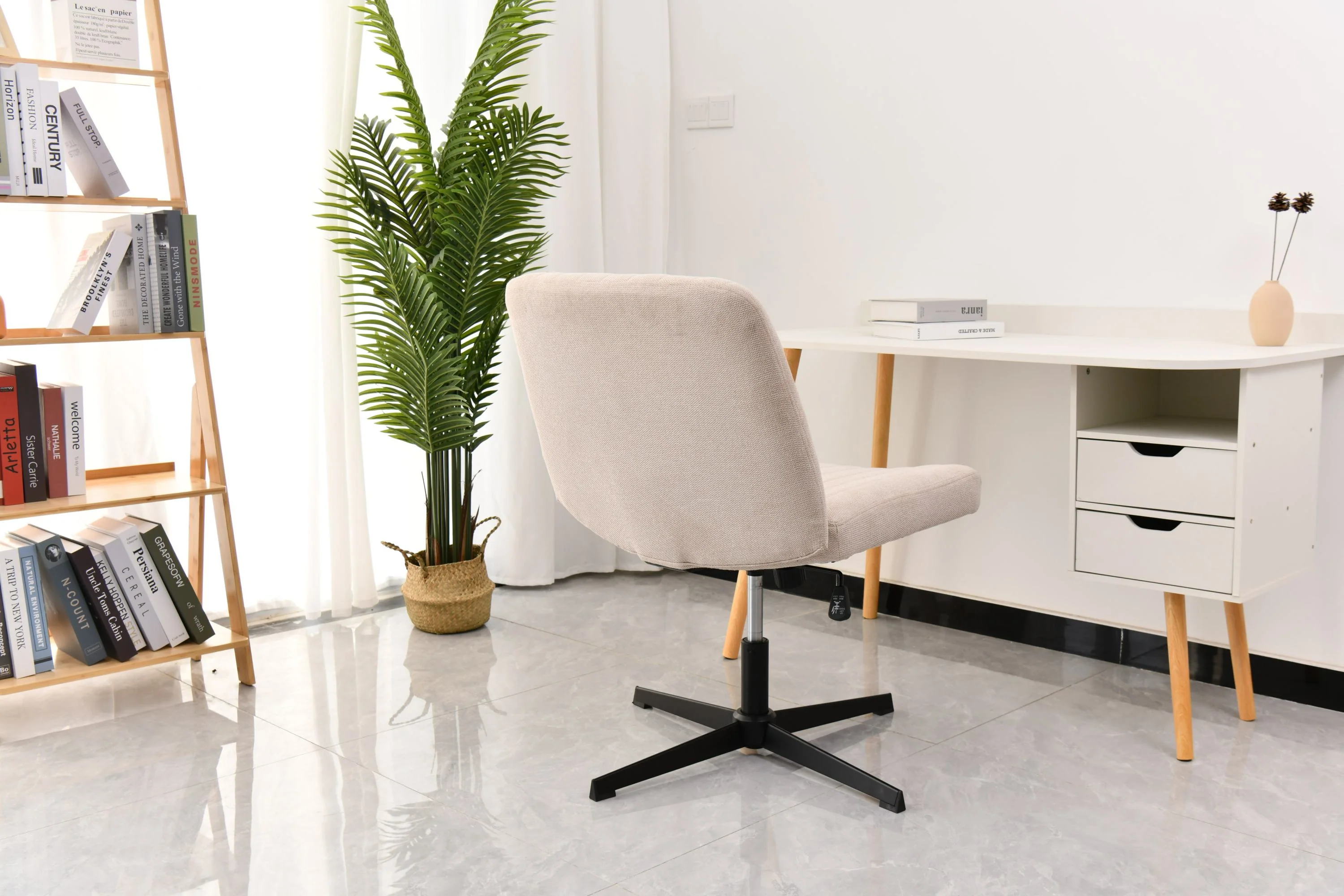 Walker Edison | Viral Wide Cross Legged Office Desk Chair
