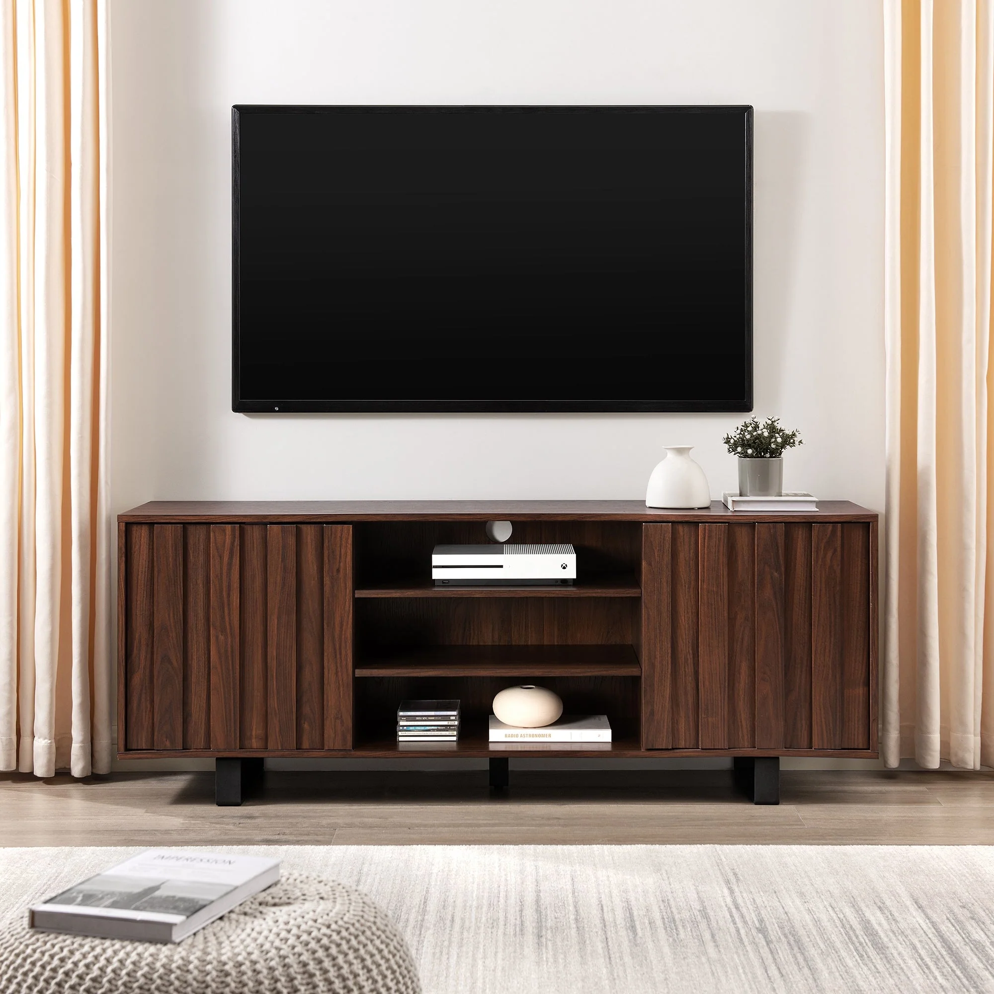 Girona 60 Modern TV Stand with Paneled Doors