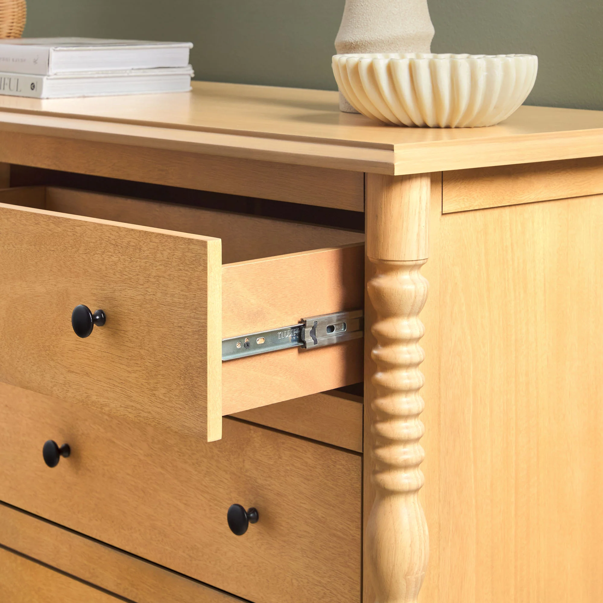 Traditional Vivienne 6-Drawer Easy Assembly Solid Wood Dresser