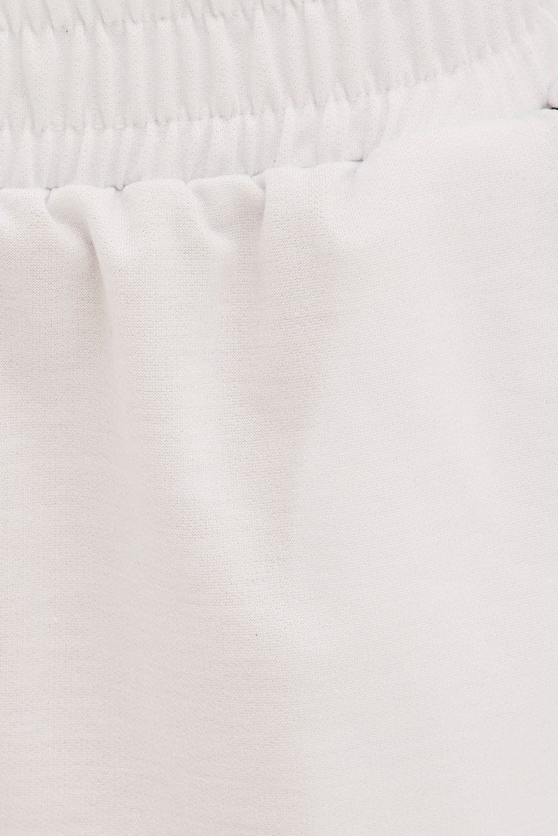 White Track Short Piping Contrast Detail