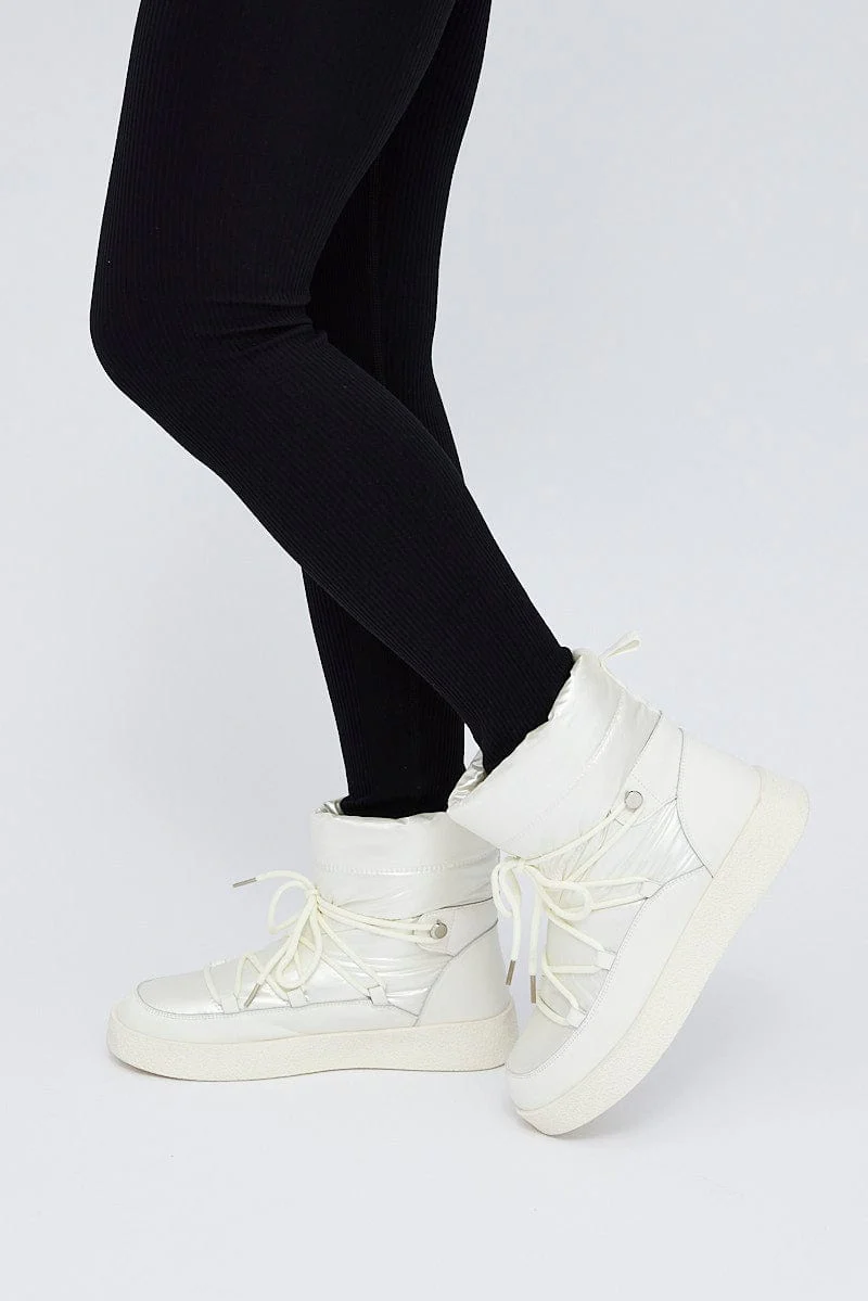 White Snow Ski Padded Boot