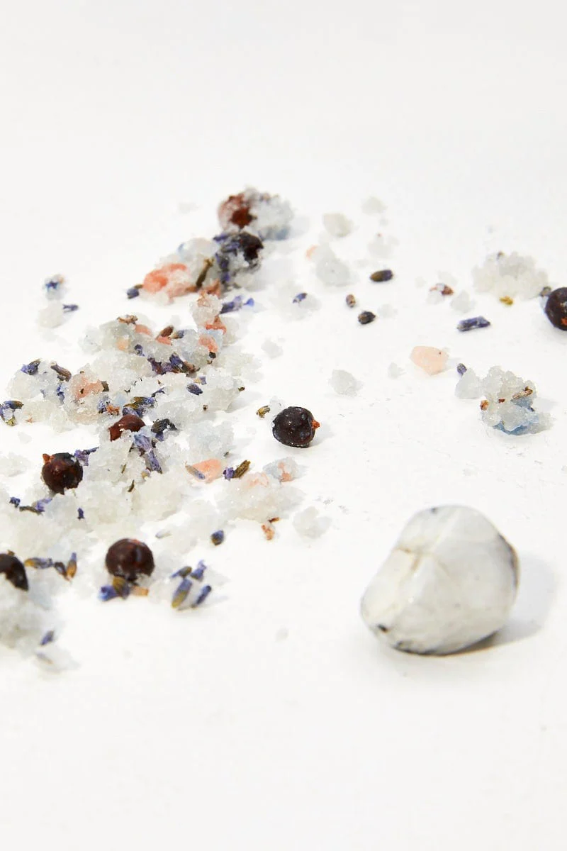 White Salts And Rainbows Moon-Day Ritual Soak