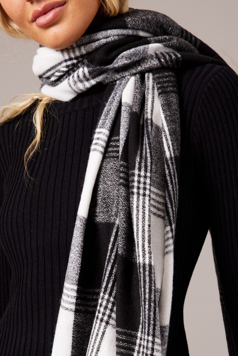 Black Tassel Scarf
