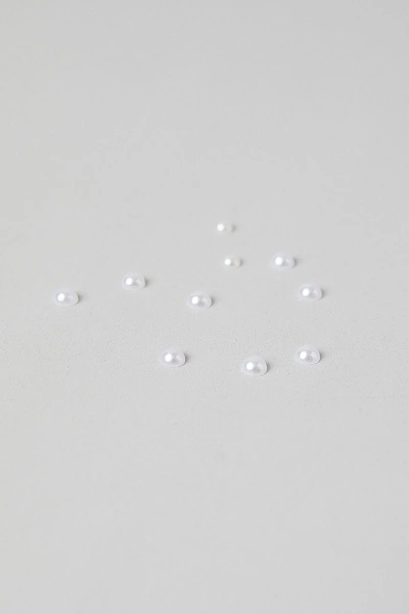 White Mix & Match Faux Nail Pearl