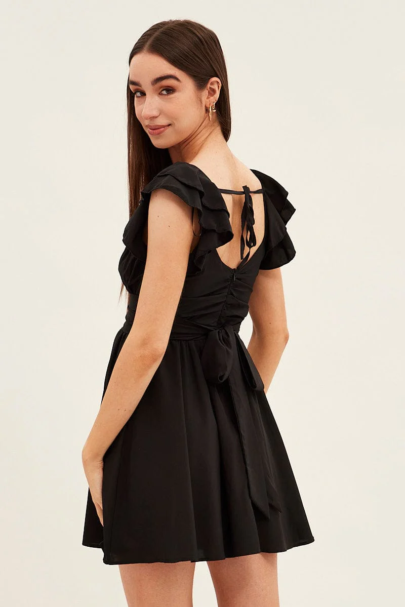 Black Short Sleeve Ruched Bust Skater Dress