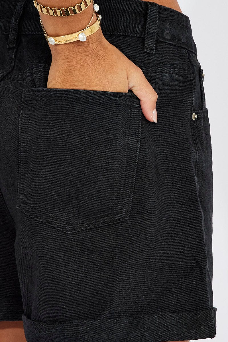 Black Mom Short High Rise