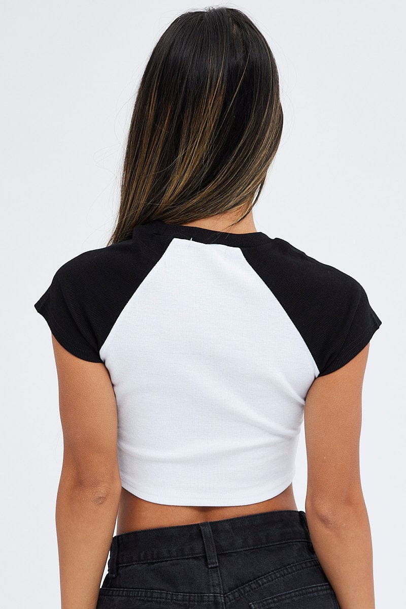 Black Tee Contrast Short Sleeve Round Neck Graphic