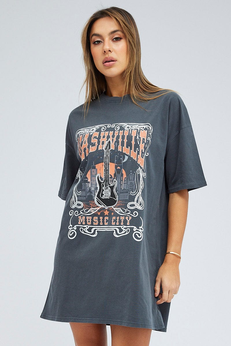 Black Tee Short Sleeve Round Neck Graphic Print