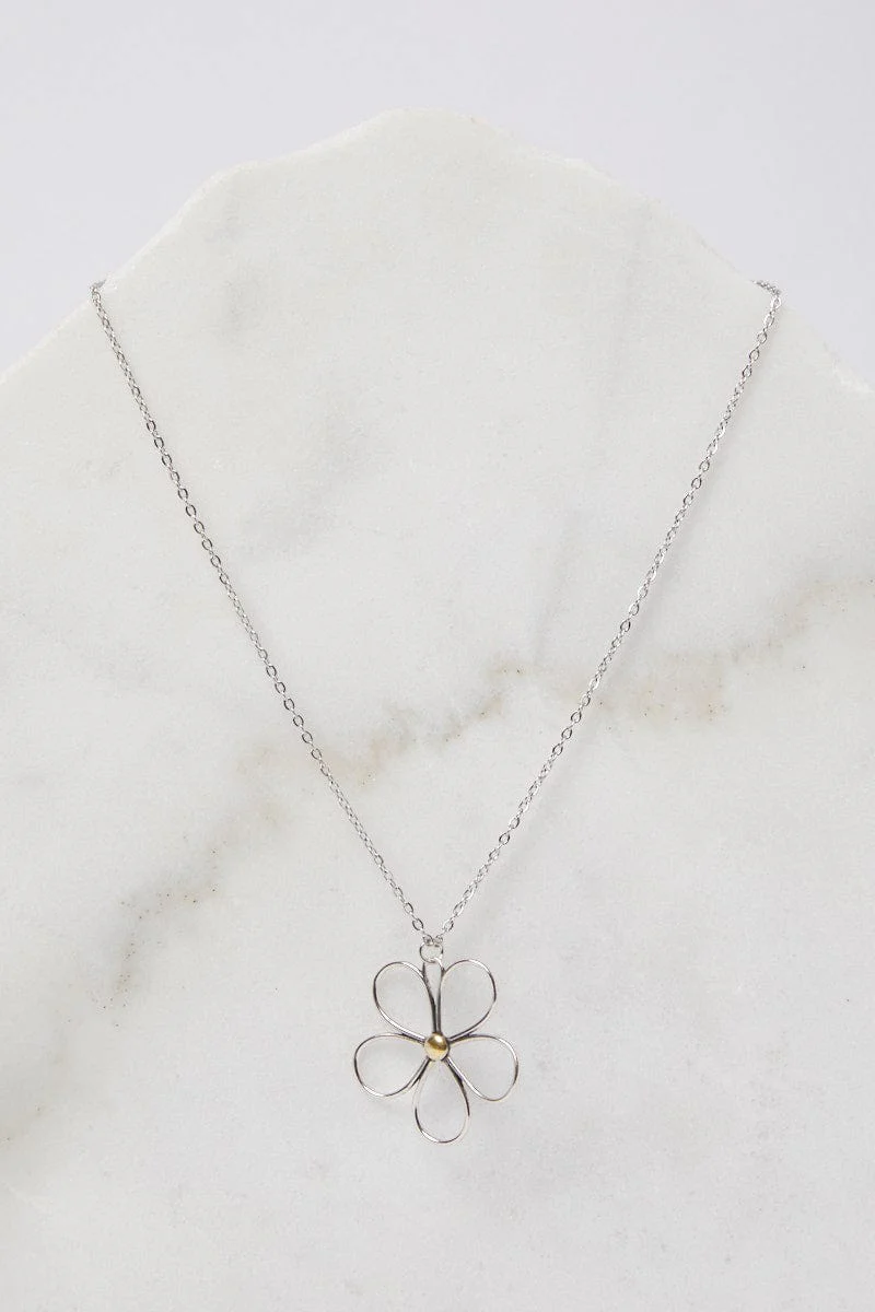 Silver Flower Pendent Necklace