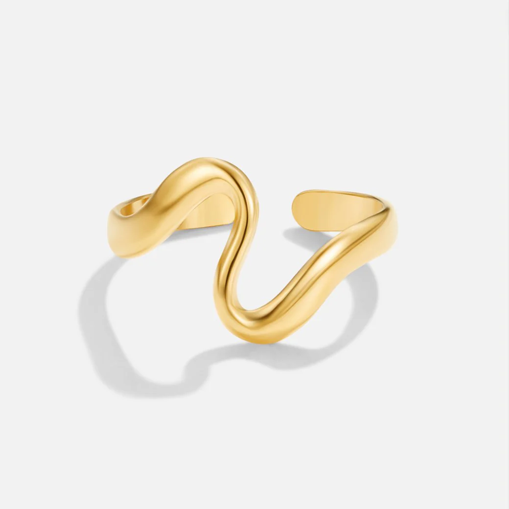 Wave Ring in Gold