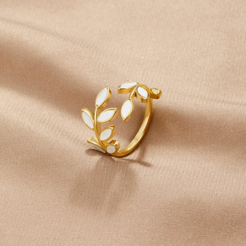 Leafy Gold Ring